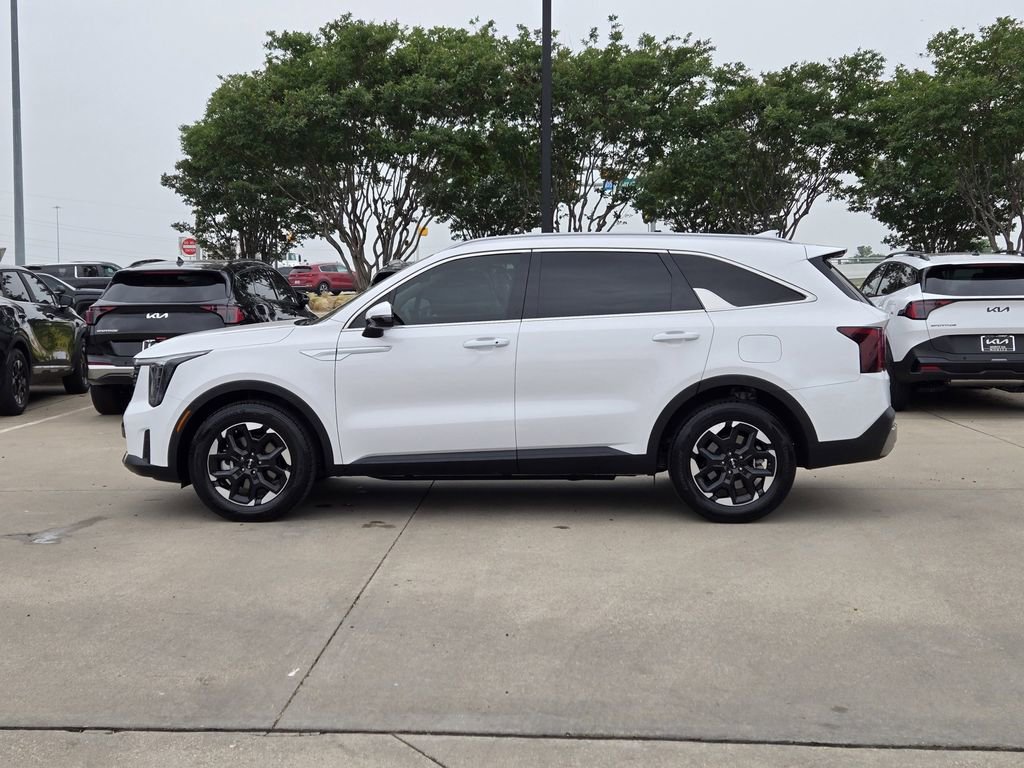 Certified 2025 Kia Sorento S FWD image 12