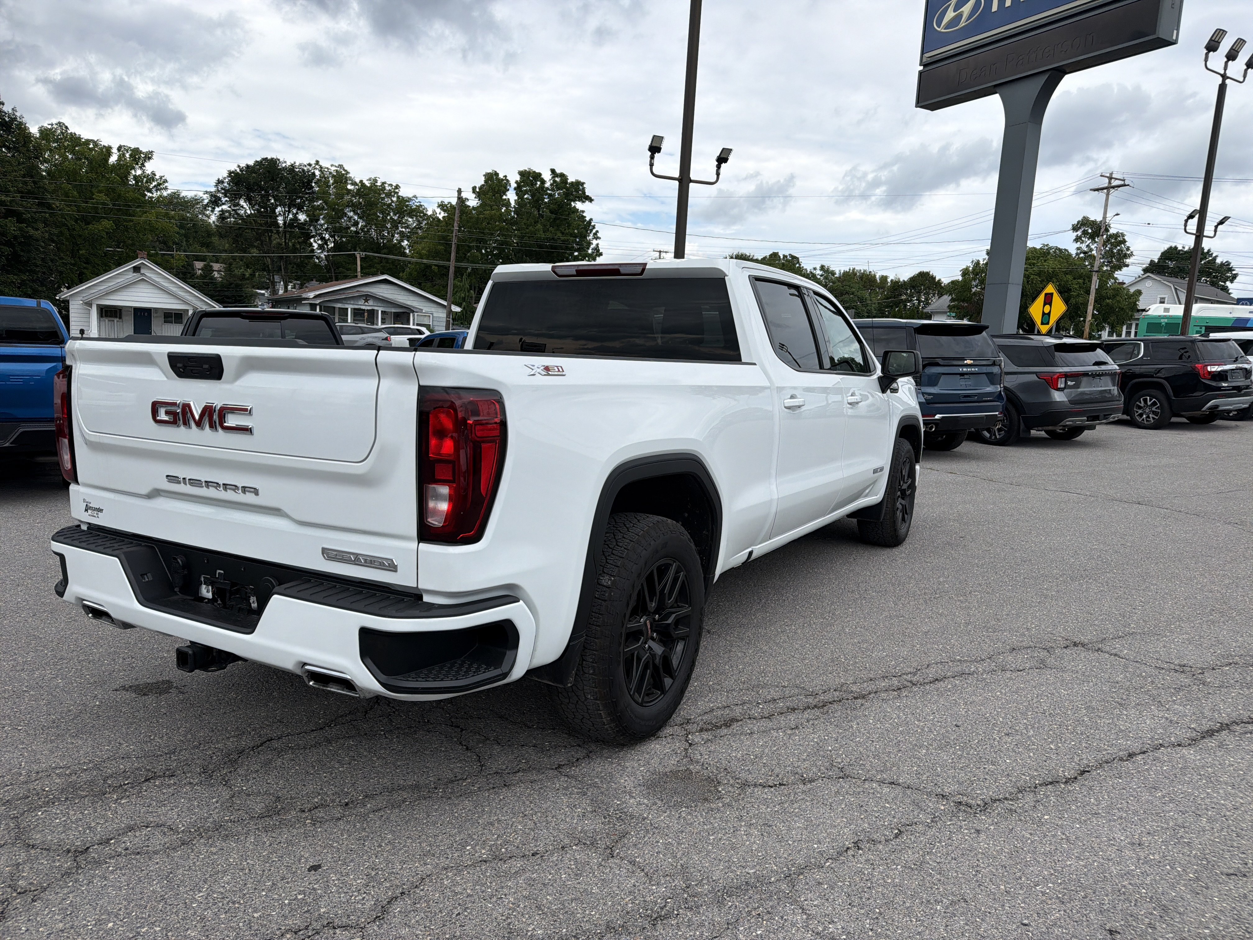 Used 2023 GMC Sierra 1500 Elevation w/ X31 Off-Road Package AWD/4WD image 3