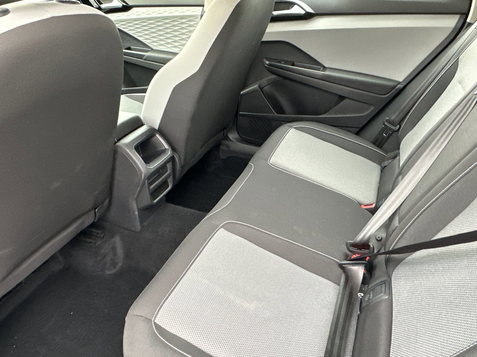 Used 2022 Volkswagen Taos S image 12