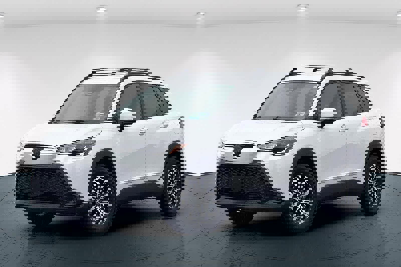 Used 2024 Toyota Corolla Cross SE AWD/4WD image 1