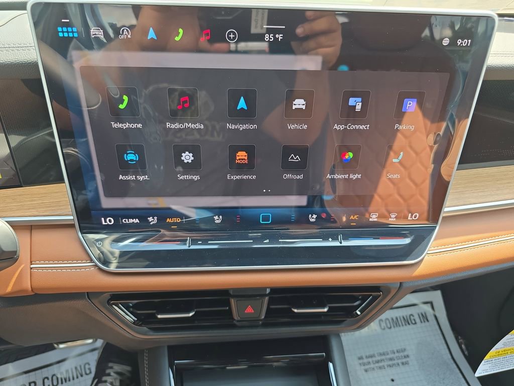 New 2026 Volkswagen Tiguan SEL R-Line AWD/4WD image 16