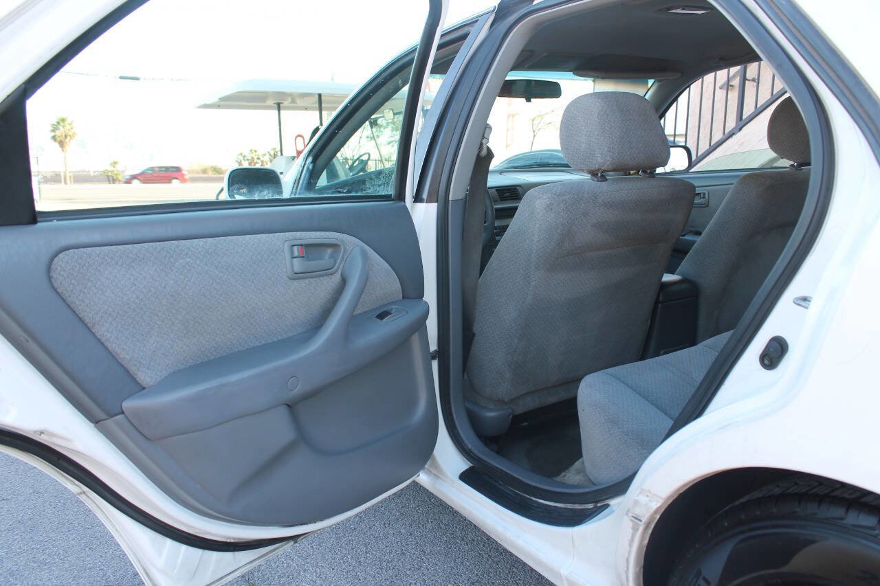 Used 2001 Toyota Camry LE FWD image 22