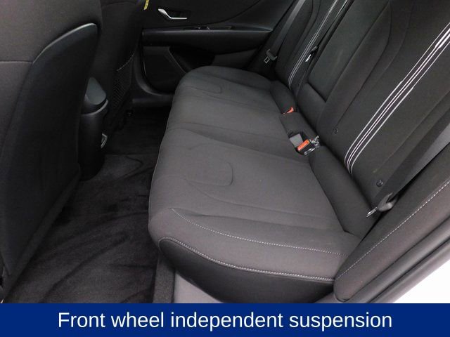Certified 2025 Hyundai Elantra SEL image 24