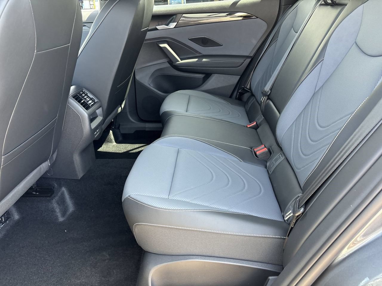 New 2026 Volkswagen Tiguan SE R-Line FWD image 13