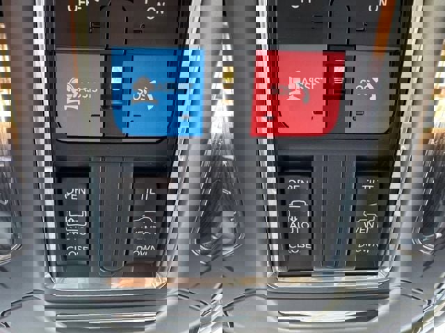 Used 2025 Jeep Grand Cherokee Laredo X w/ Luxury Tech Group I image 29