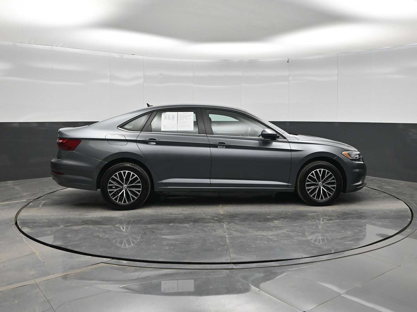 Used 2021 Volkswagen Jetta SE FWD image 9