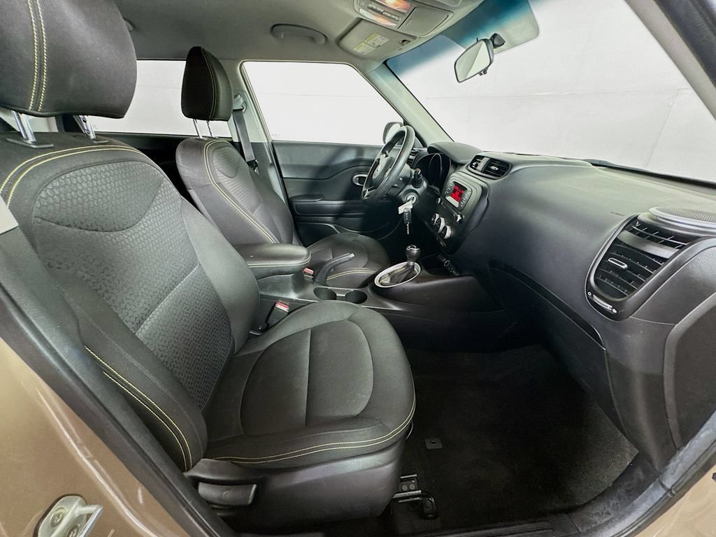 Used 2014 Kia Soul + FWD image 31