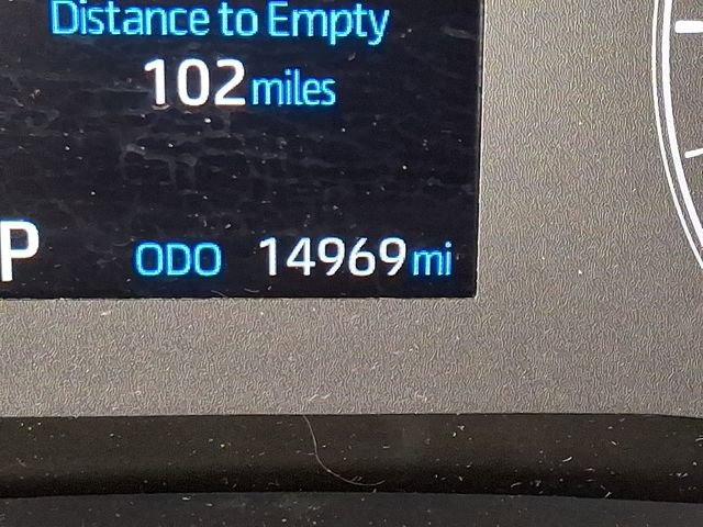 Used 2024 Toyota Corolla Cross LE image 19