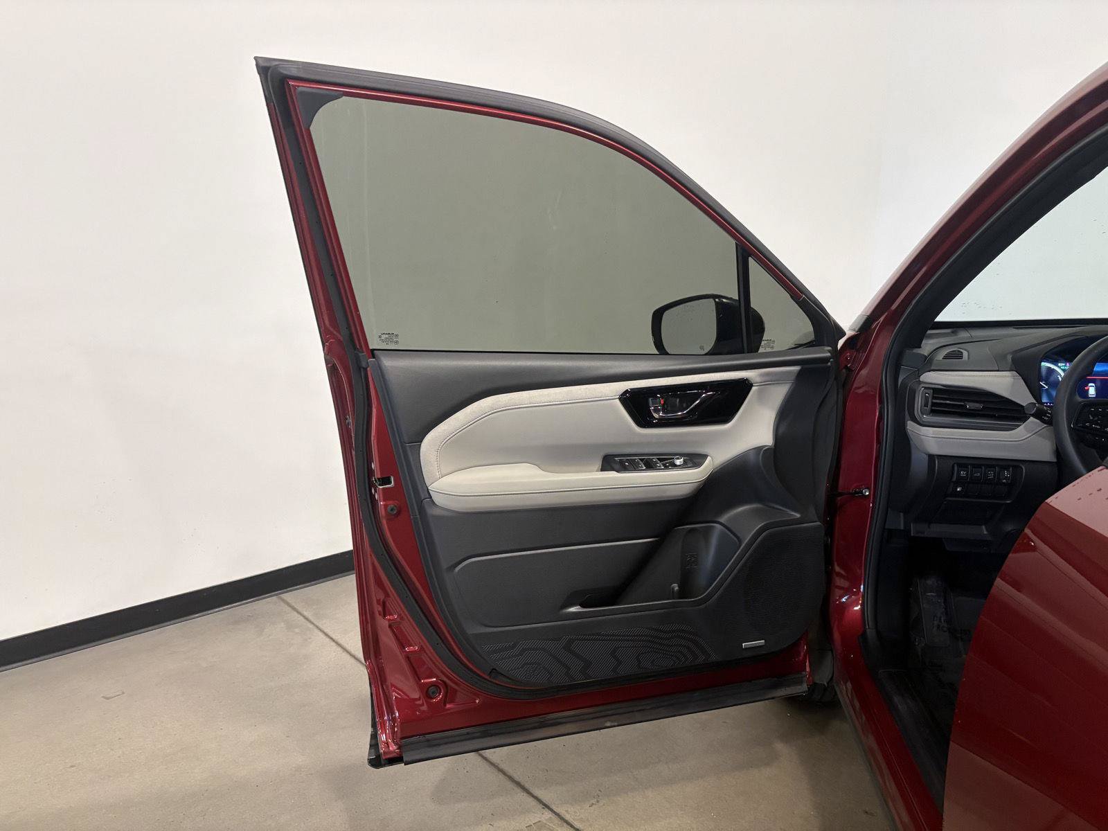 Used 2025 Subaru Forester Limited AWD/4WD image 10