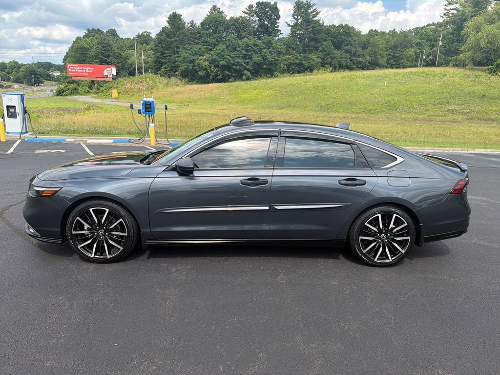 Used 2023 Honda Accord Touring image 5