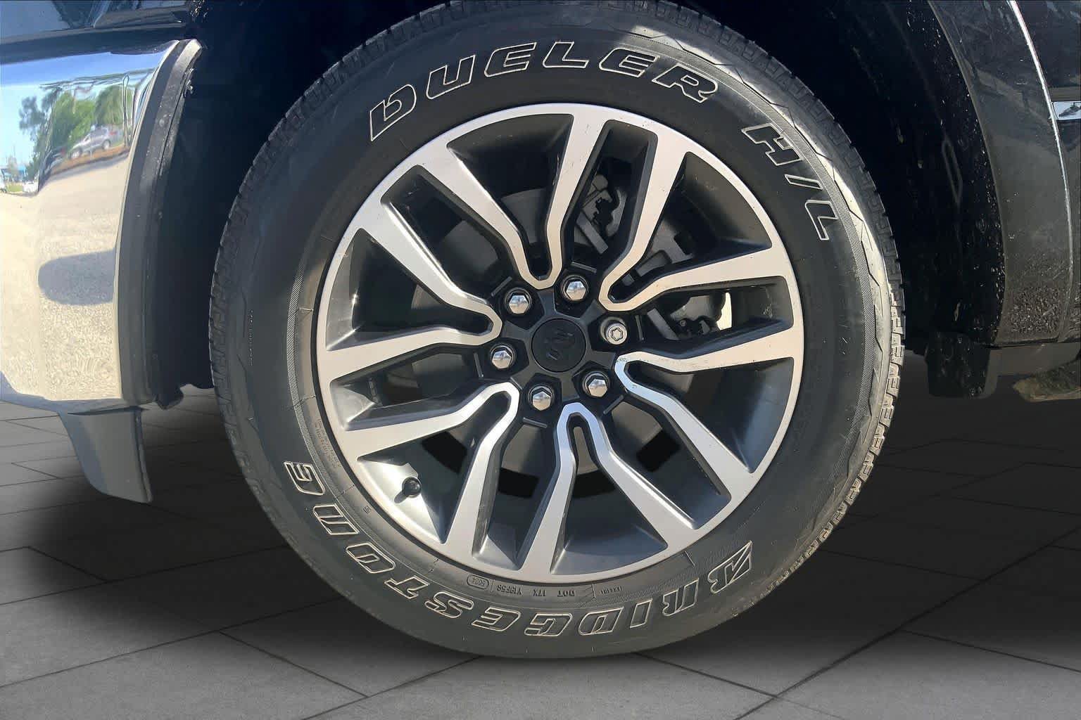 Used 2025 RAM 1500 Limited AWD/4WD image 11