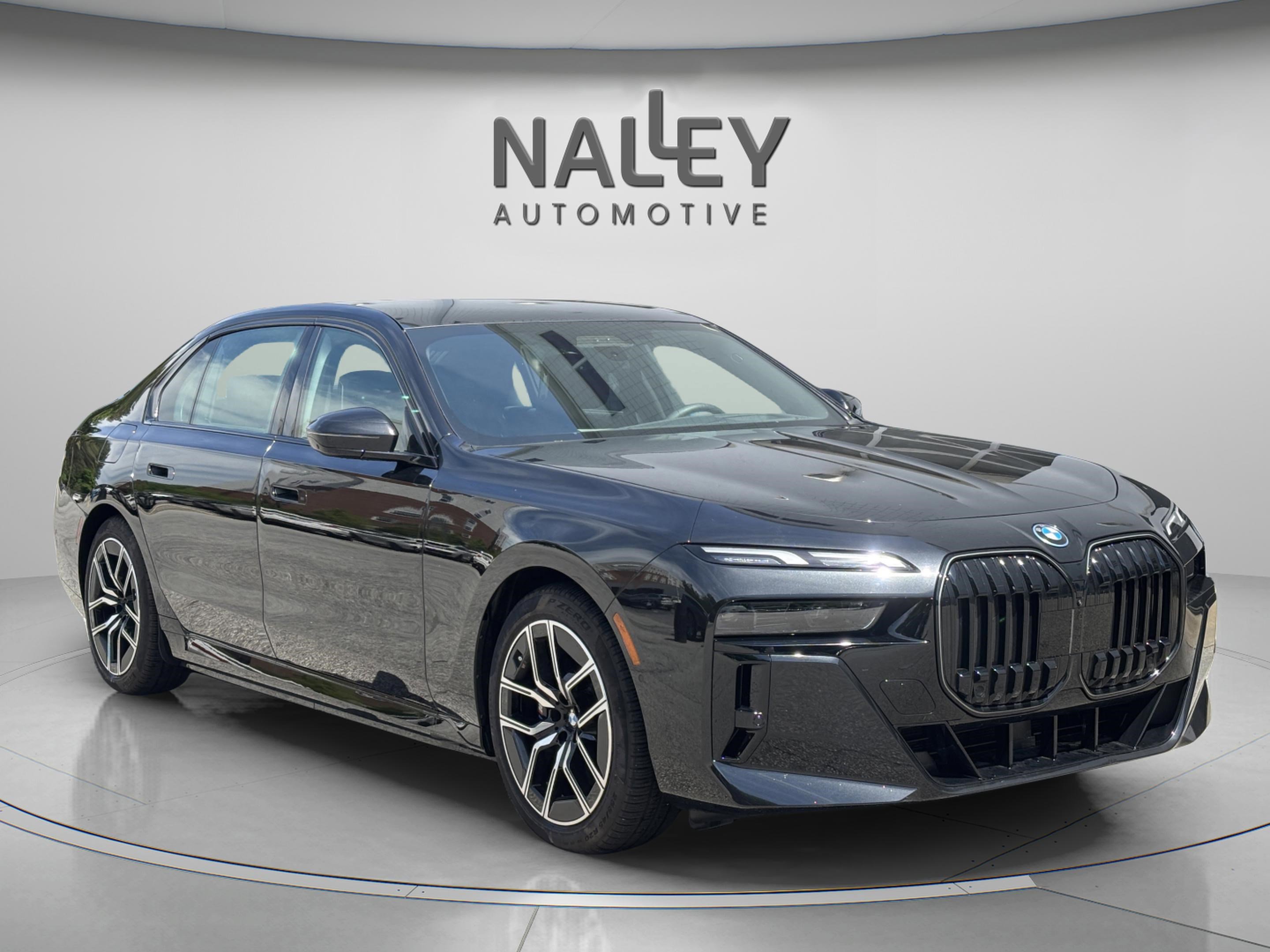 Used 2025 BMW i7 eDrive50 w/ M Sport Package image 5