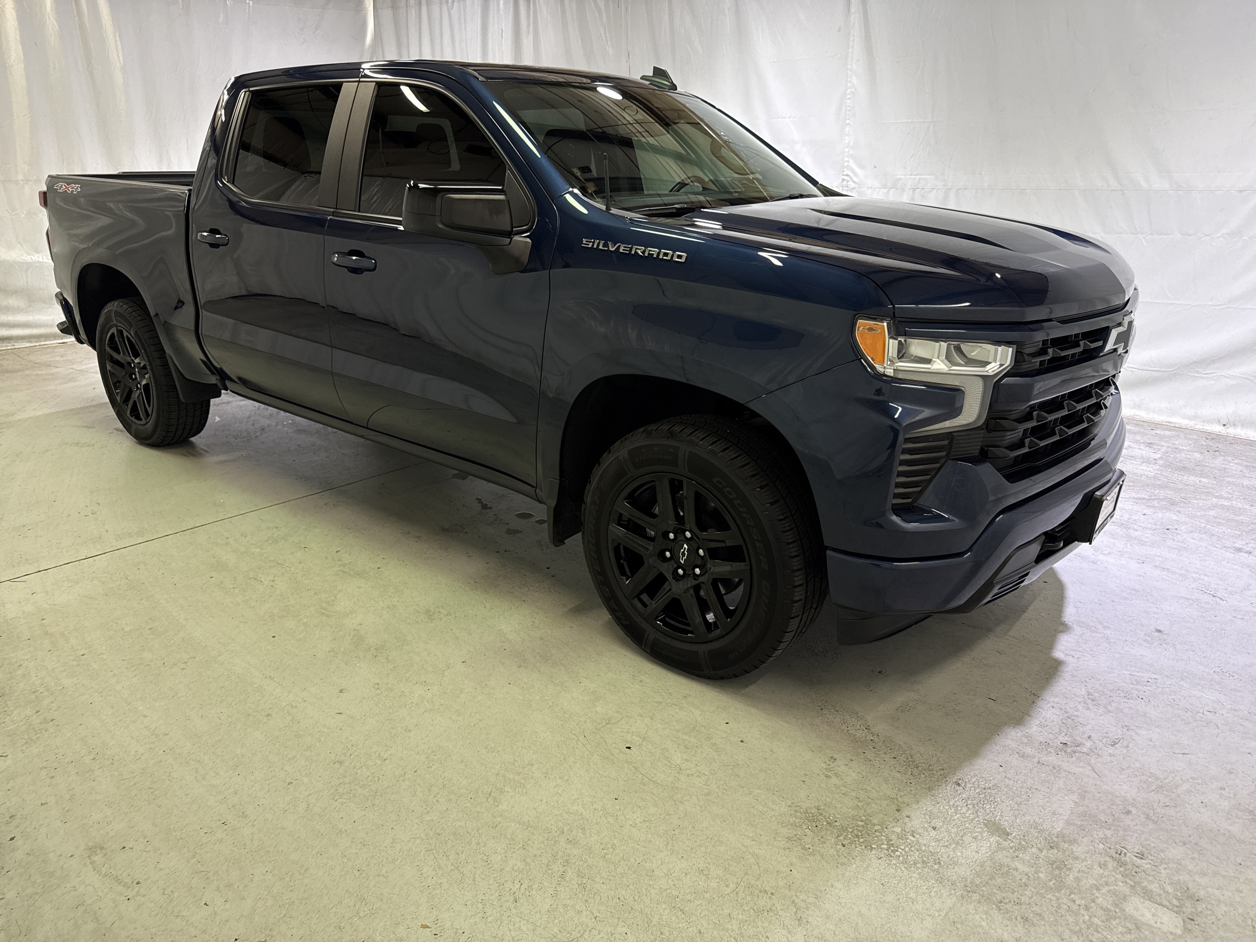 Used 2022 Chevrolet Silverado 1500 RST w/ Protection Package AWD/4WD image 2