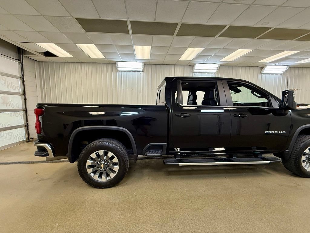 Used 2024 Chevrolet Silverado 2500 LT AWD/4WD image 5