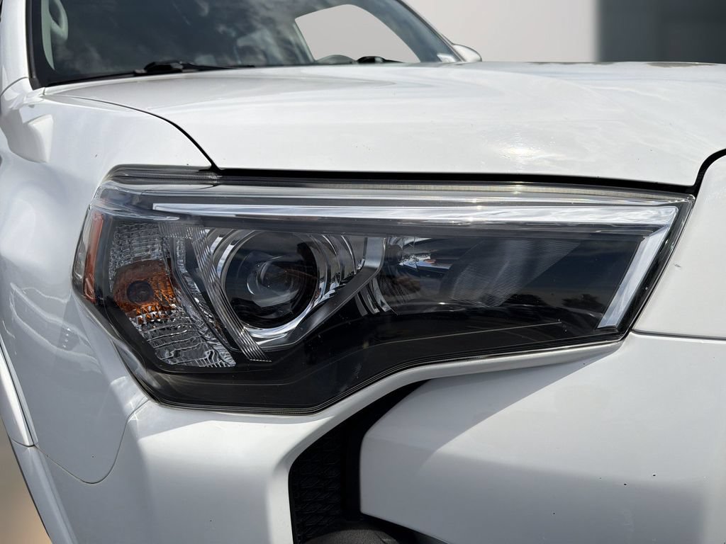 Used 2023 Toyota 4Runner SR5 Premium w/ Moonroof Package RWD image 11