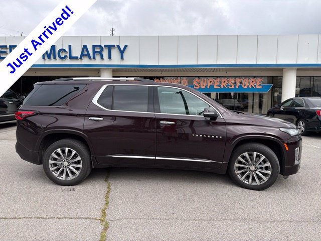 Used 2023 Chevrolet Traverse Premier FWD image 2