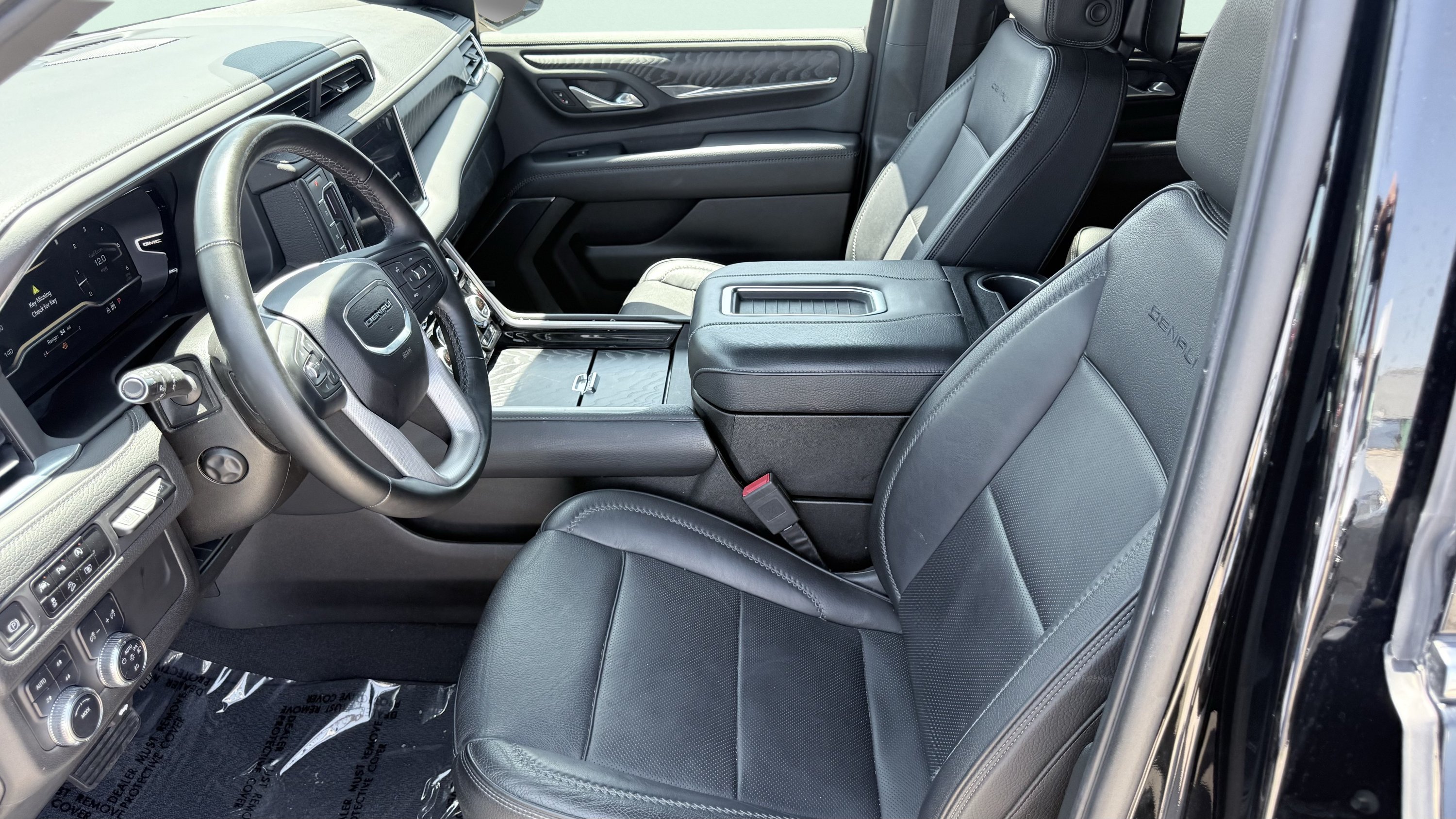 Used 2023 GMC Yukon Denali AWD/4WD image 24
