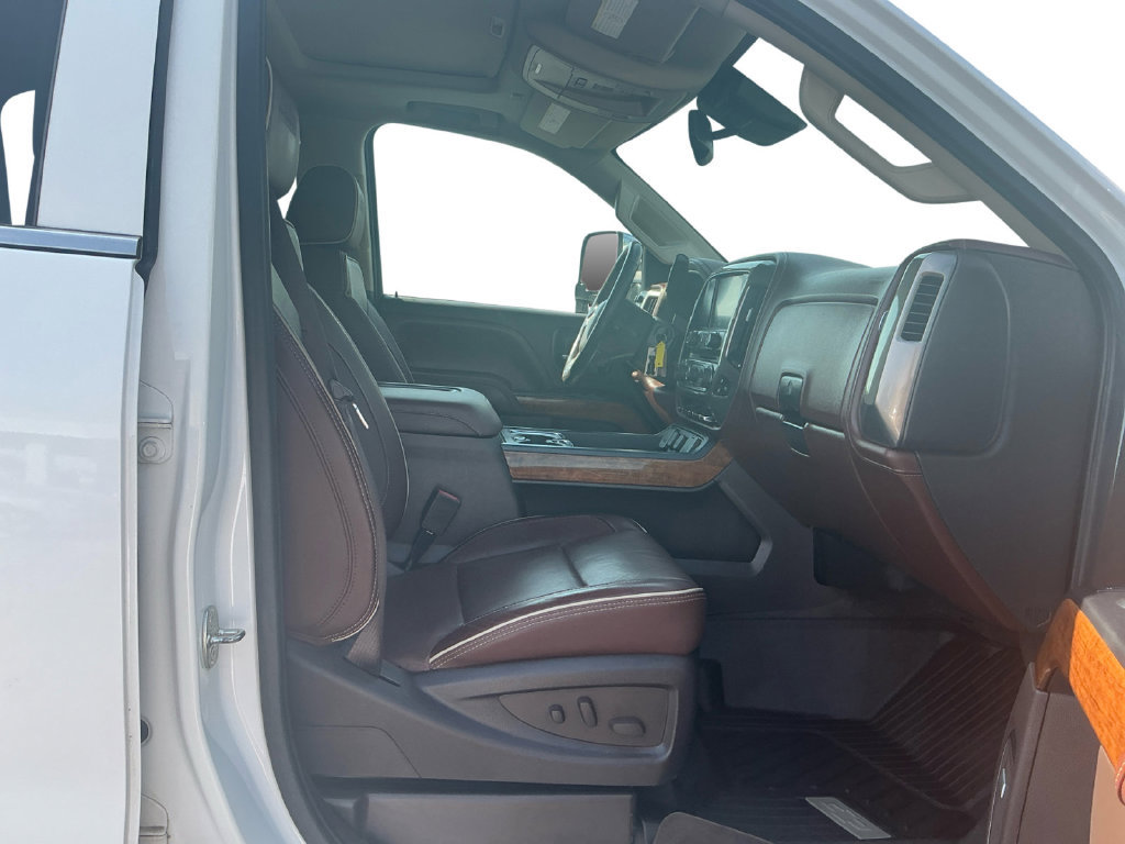 Used 2016 Chevrolet Silverado 2500 High Country w/ High Country Premium Package AWD/4WD image 22