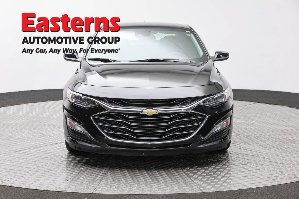 Used 2024 Chevrolet Malibu LT FWD image 2