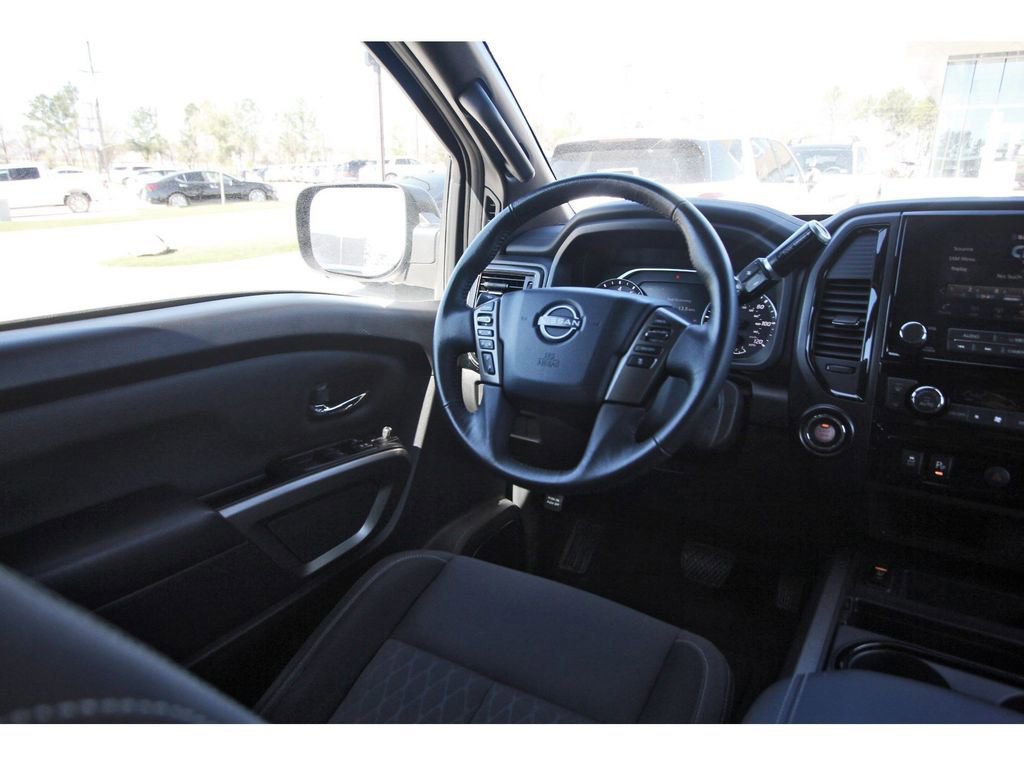 Used 2024 Nissan Titan SV w/ SV Bronze Edition Package image 11