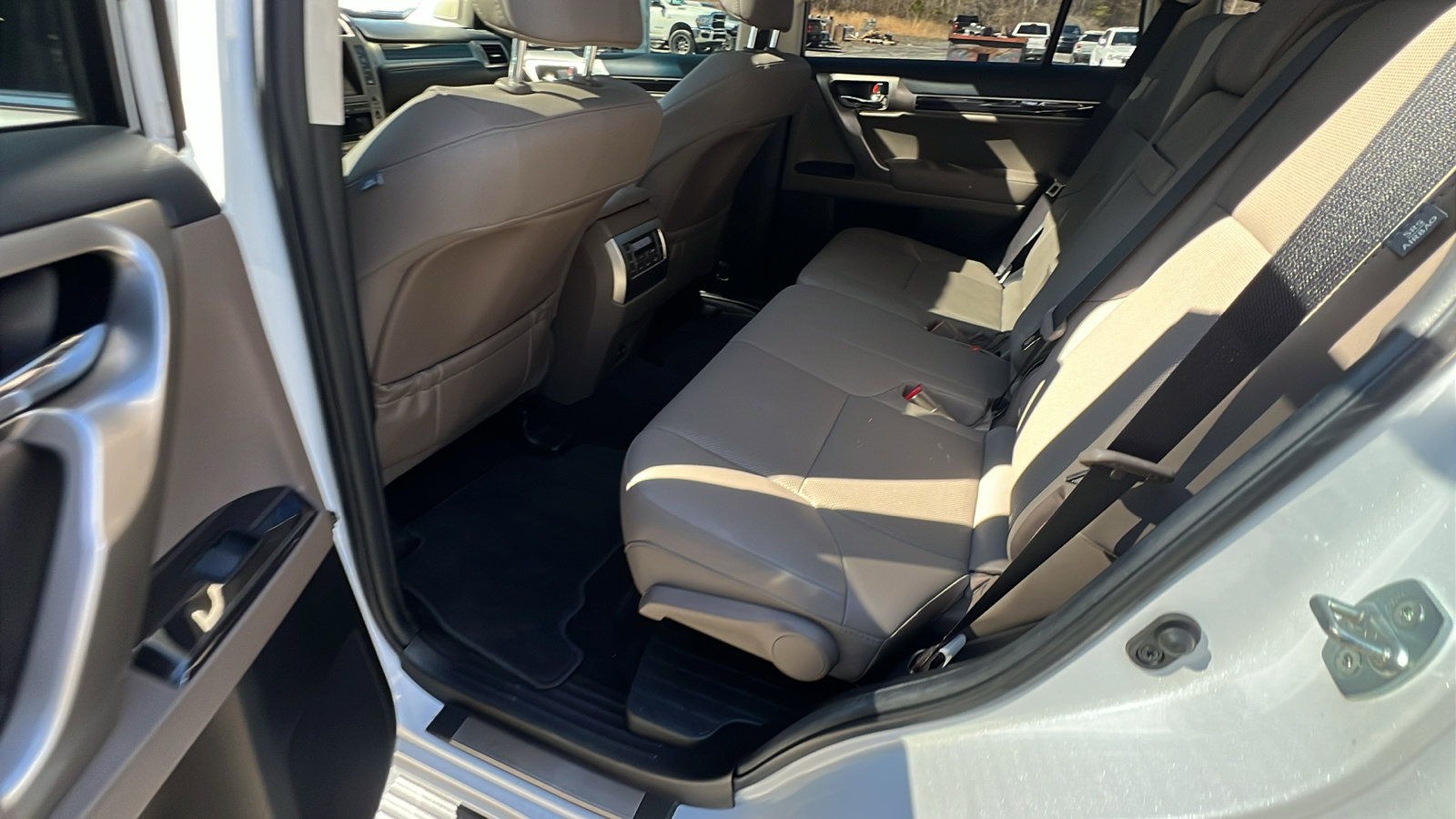 Used 2020 Lexus GX 460 Premium w/ Premium Package image 26