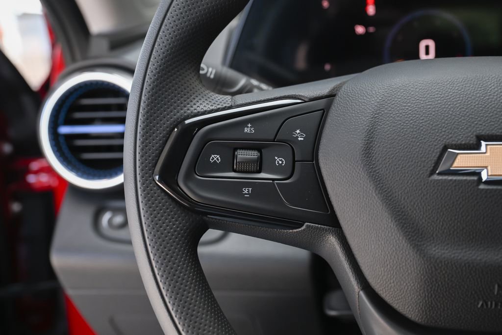 New 2026 Chevrolet Trax LT w/ LPO, Blackout Package FWD image 19