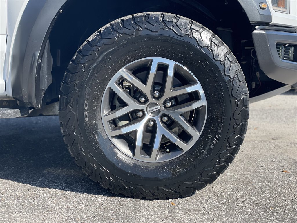 Used 2017 Ford F150 Raptor w/ Equipment Group 801A Mid image 37