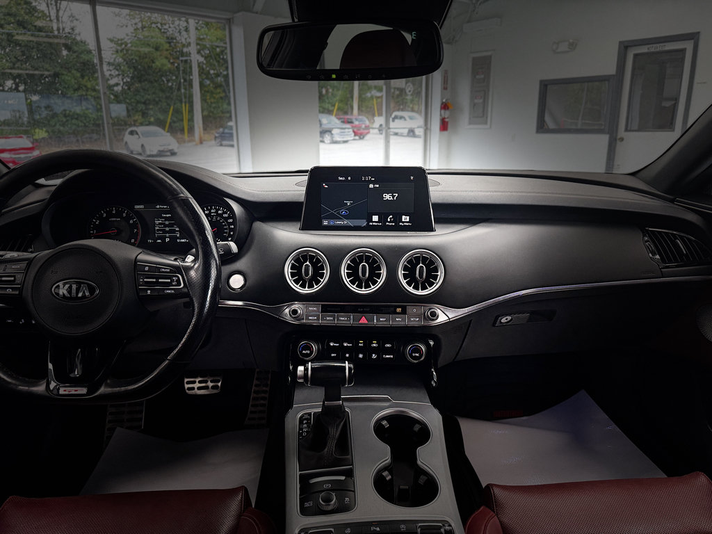 Used 2021 Kia Stinger GT1 AWD/4WD image 22