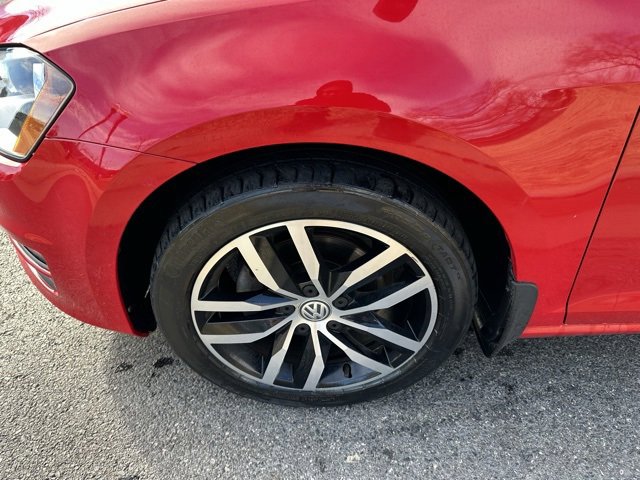 Used 2016 Volkswagen Golf S image 26
