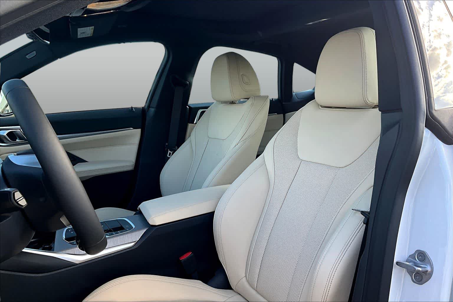 New 2026 BMW i4 eDrive40 w/ Premium Package RWD image 9