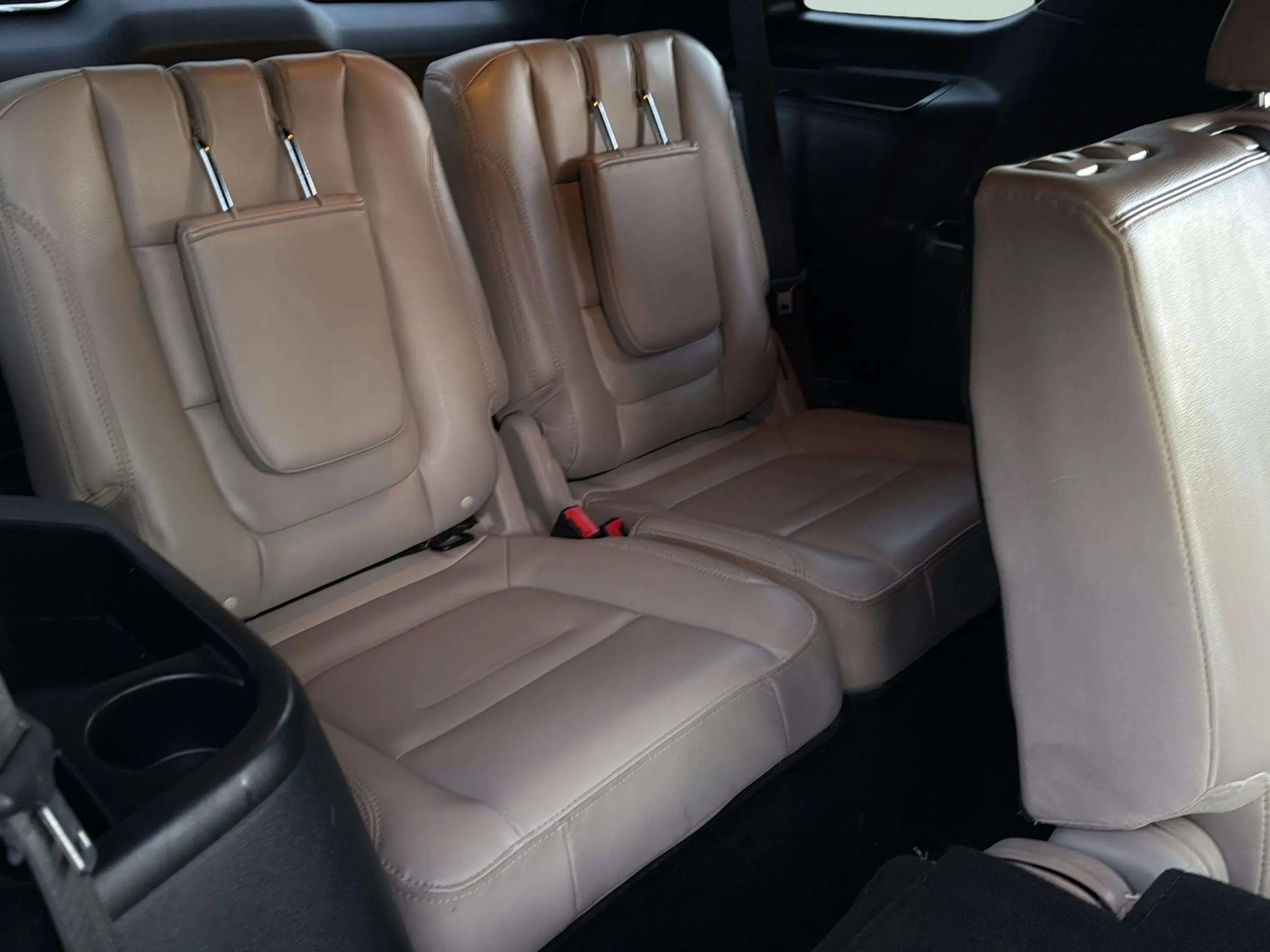 Used 2018 Ford Explorer XLT w/ Equipment Group 202A image 30