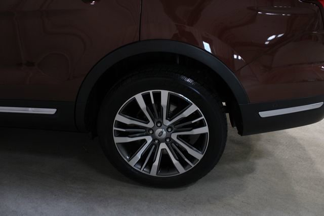 Used 2018 Ford Explorer Platinum AWD/4WD image 29