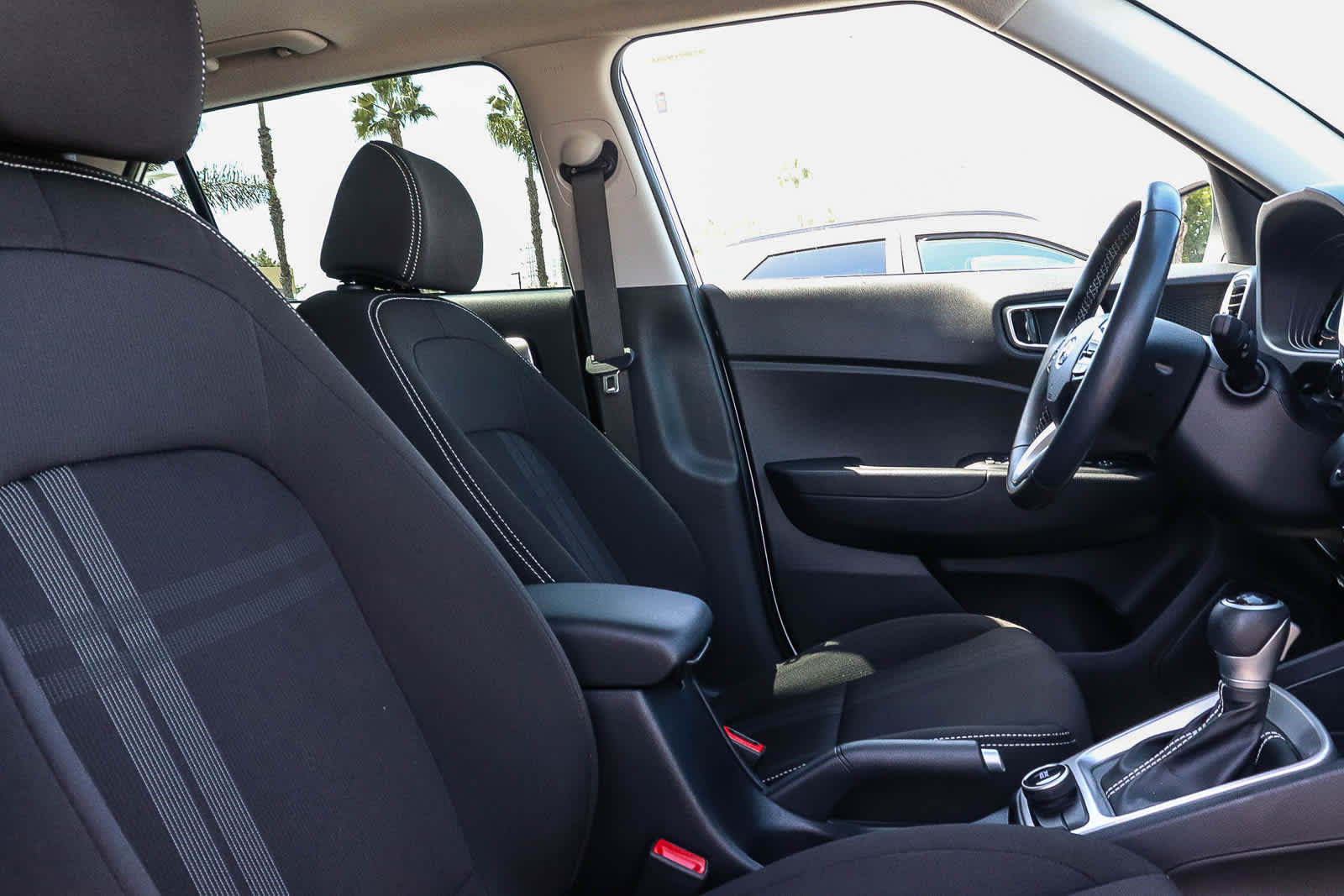 Used 2024 Hyundai Venue SEL FWD image 27