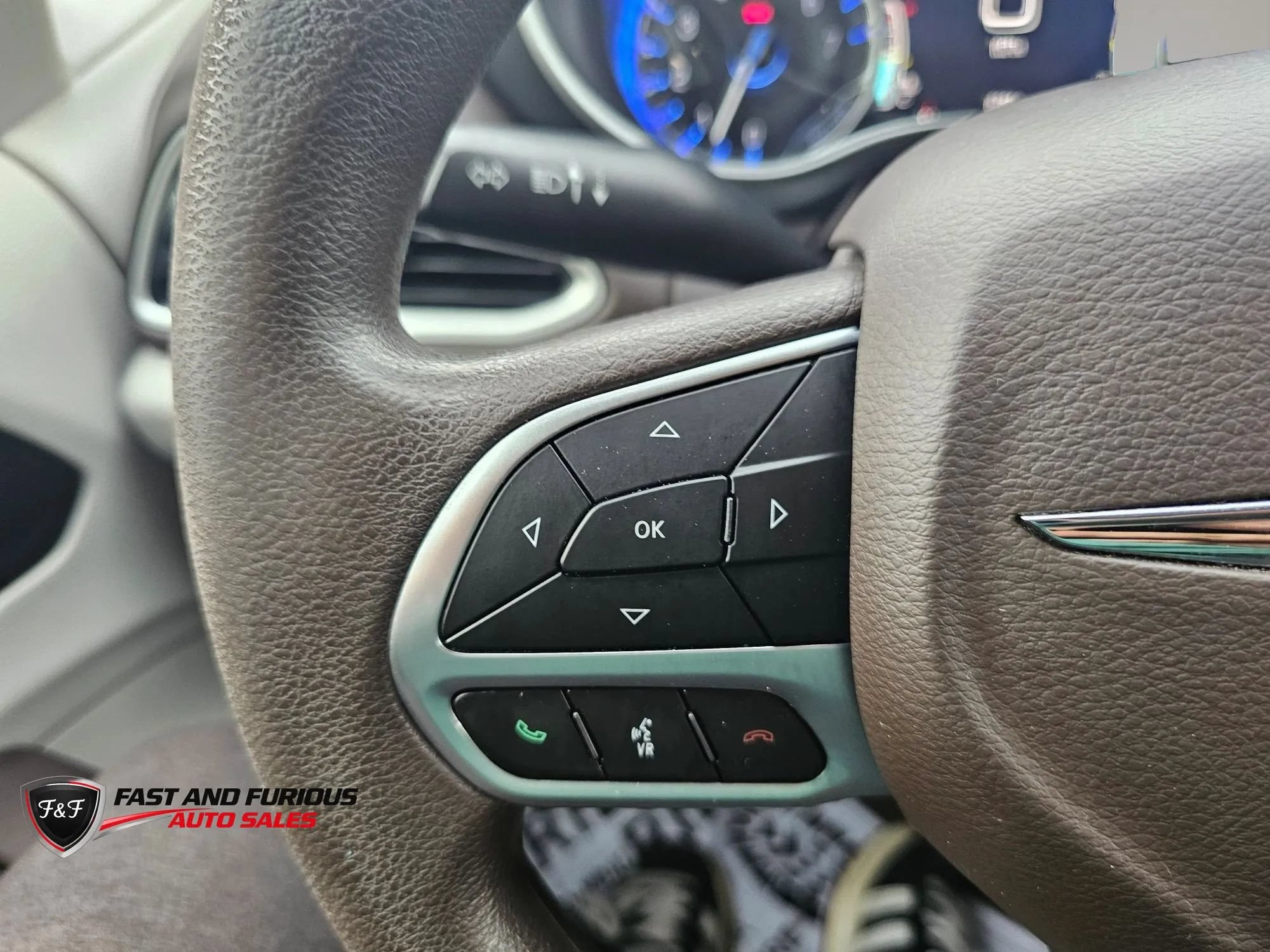 Used 2020 Chrysler Pacifica Touring w/ Advanced Safetytec Group FWD image 20