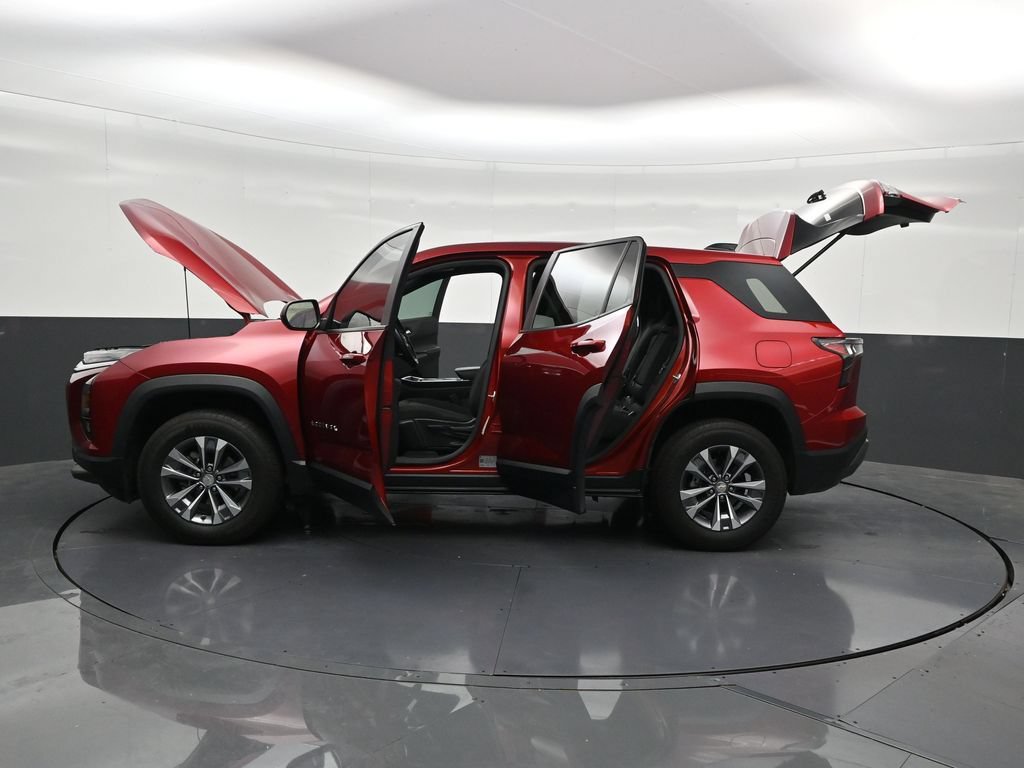 Used 2025 Chevrolet Equinox LT FWD image 34