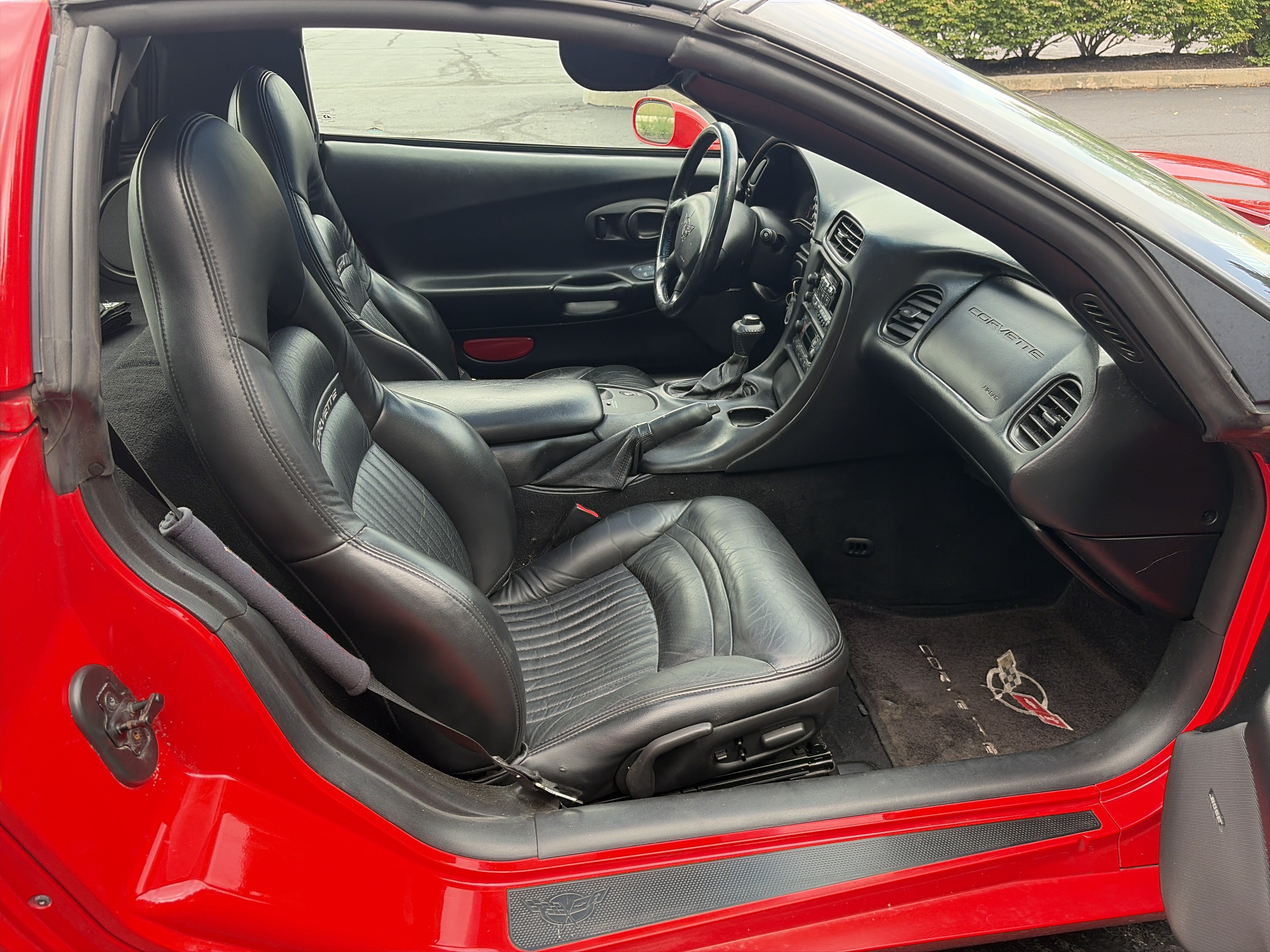 Used 2001 Chevrolet Corvette Coupe w/ Preferred Equipment Group1 RWD image 25