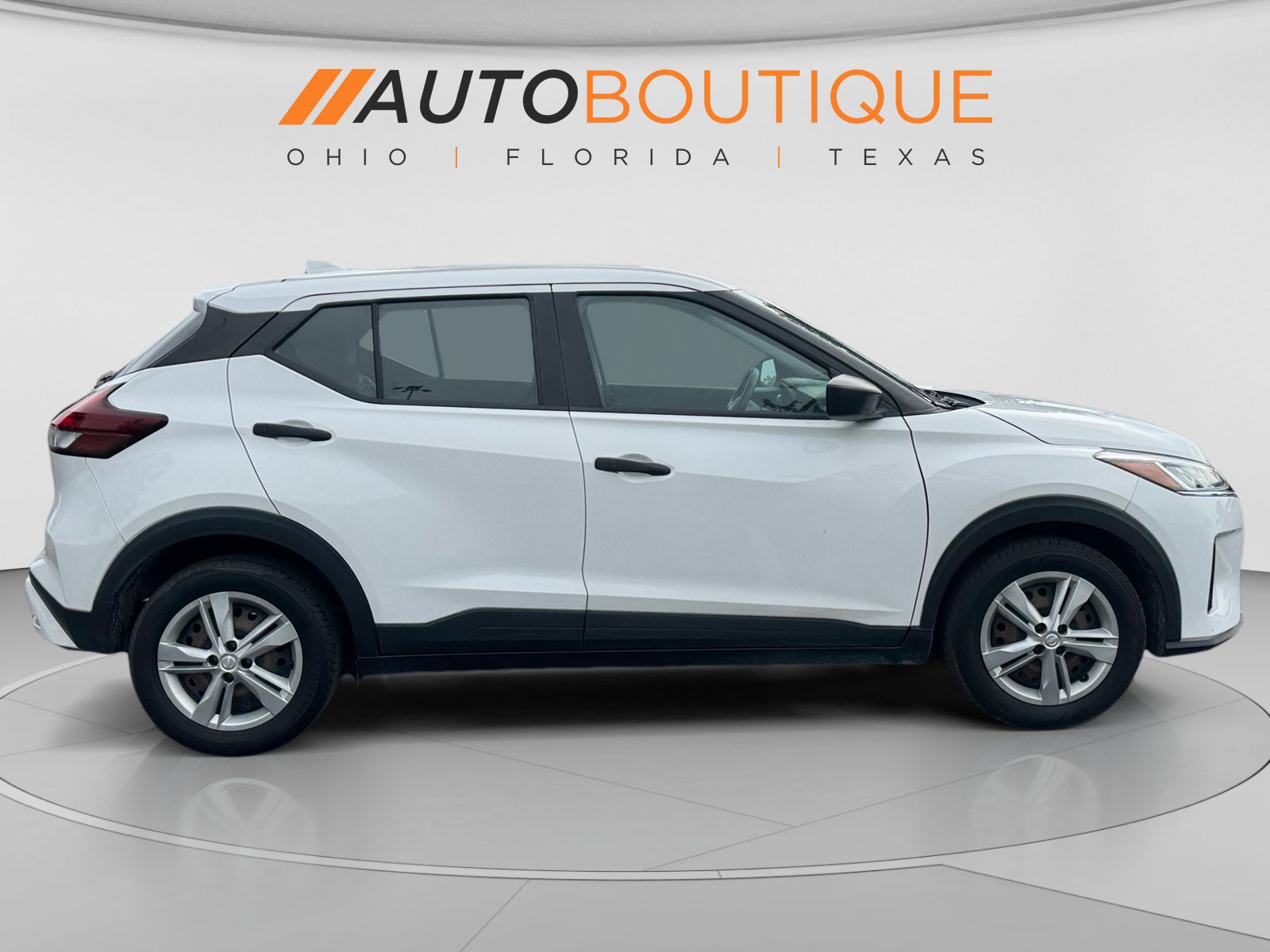 Used 2023 Nissan Kicks S FWD image 10