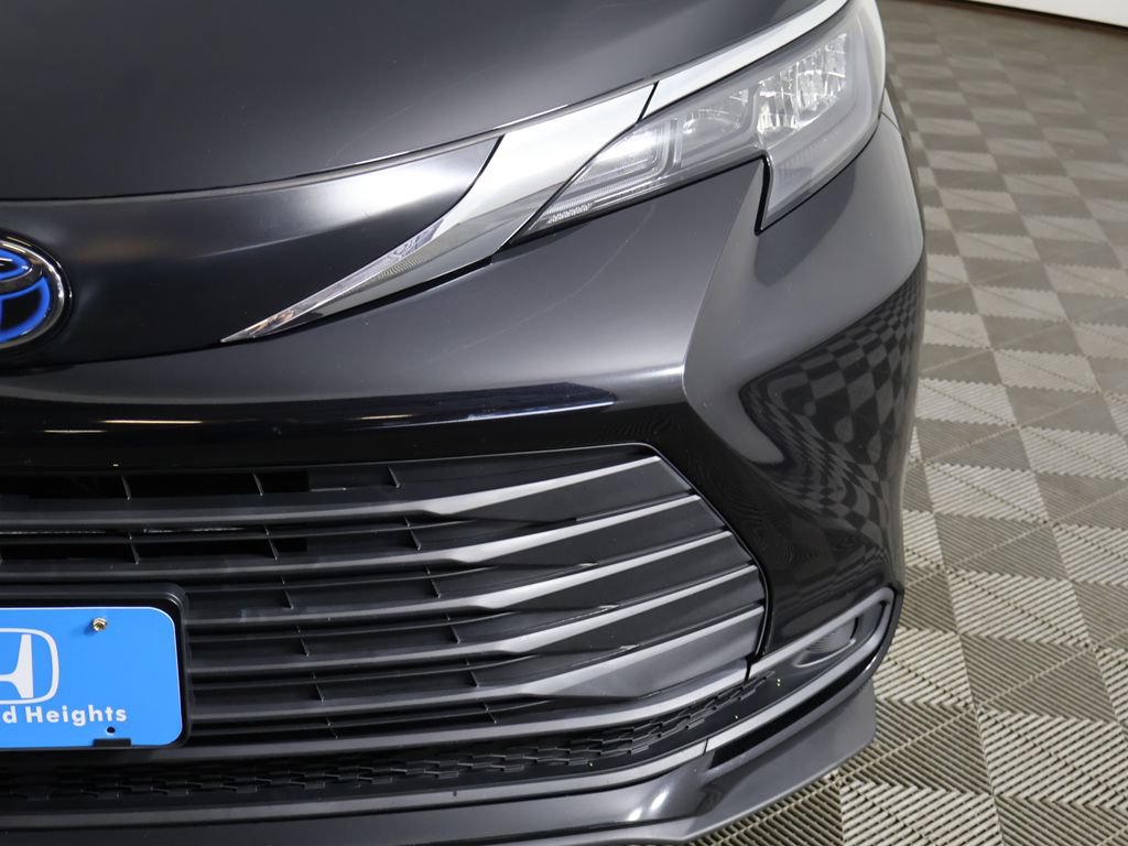Used 2024 Toyota Sienna LE AWD/4WD image 12
