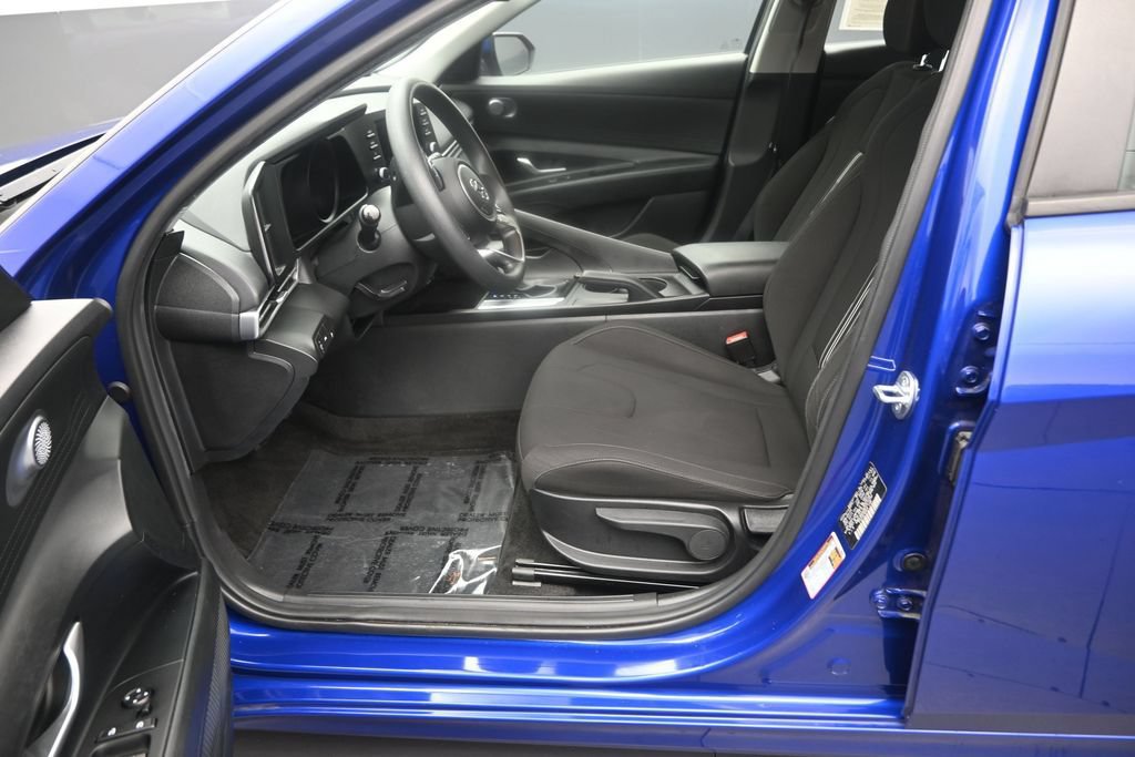Used 2023 Hyundai Elantra SEL FWD image 11