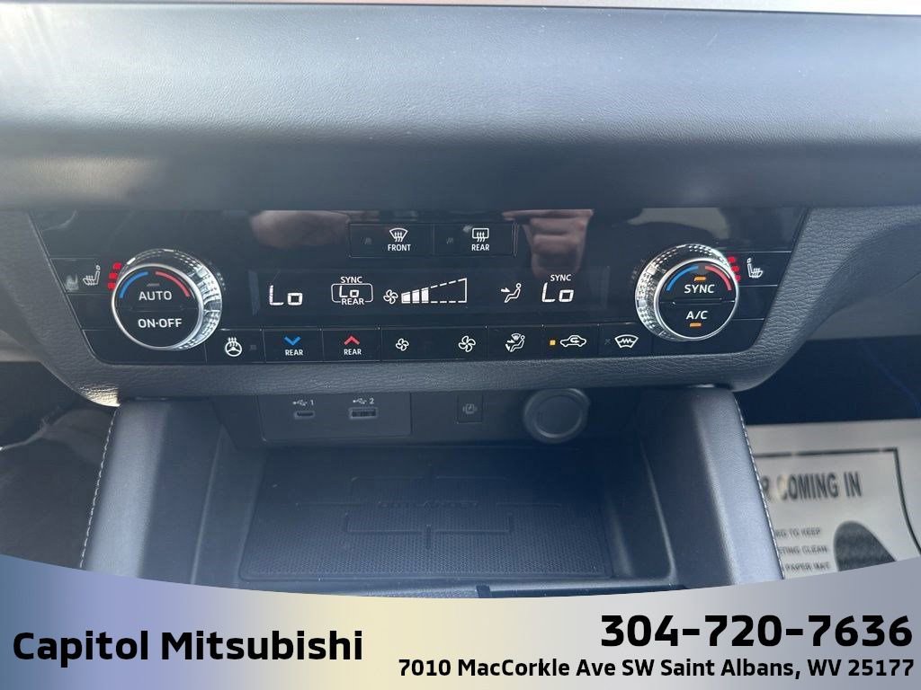 New 2025 Mitsubishi Outlander SEL image 23