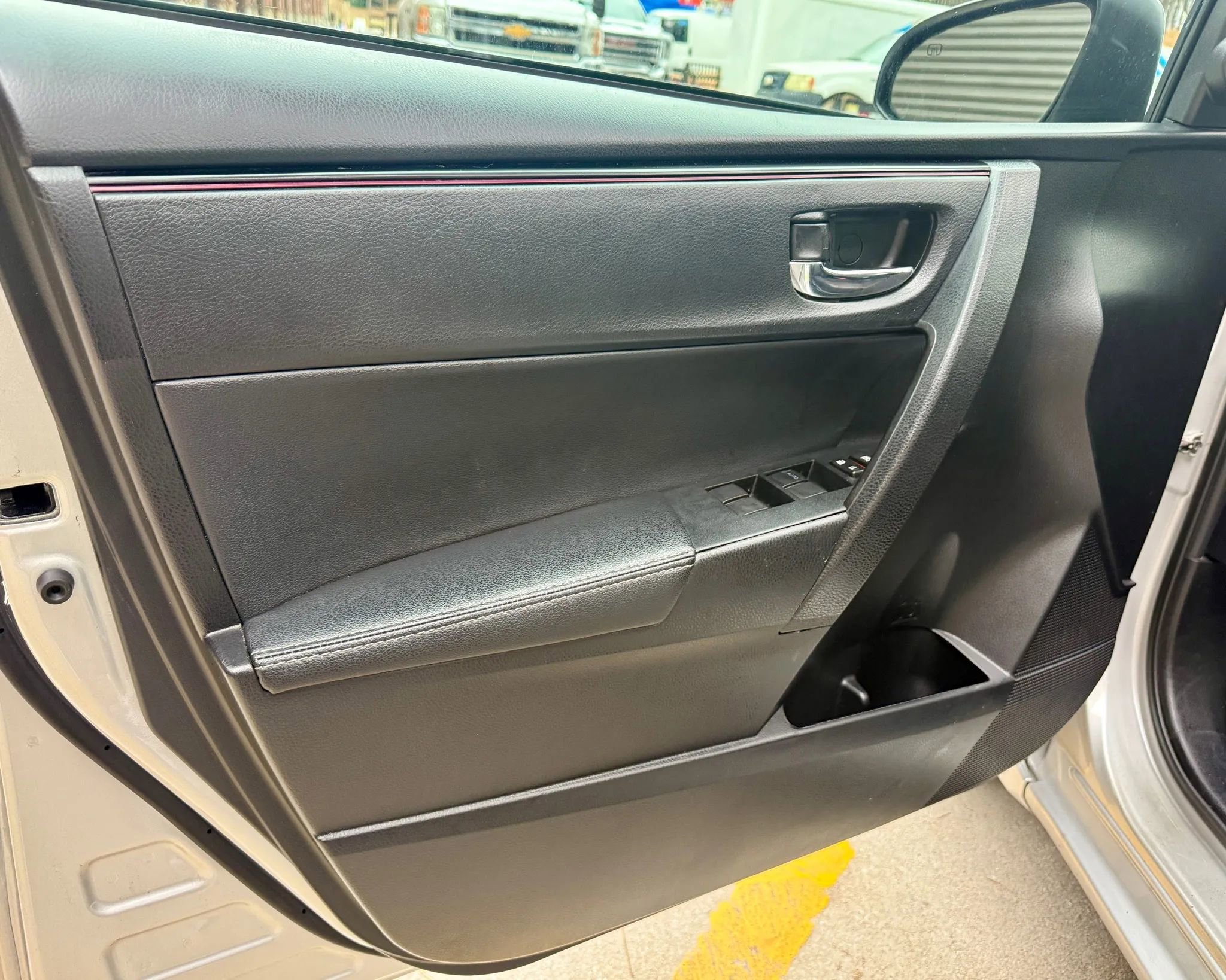 Used 2017 Toyota Corolla SE 50th Anniversary image 9