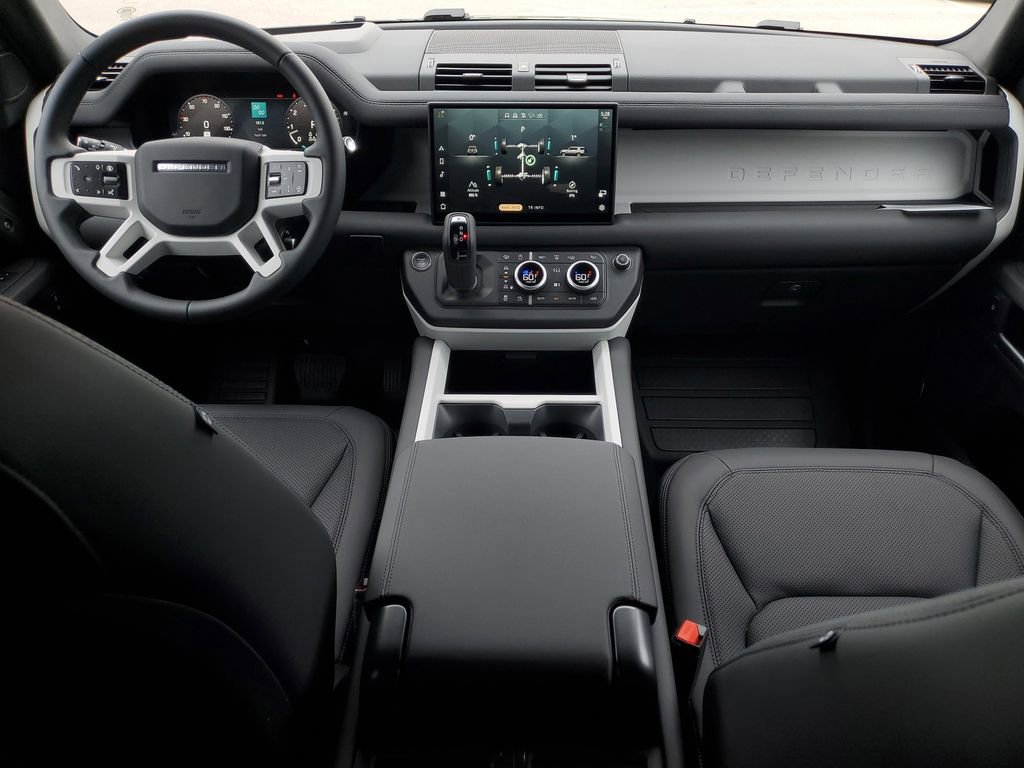 Used 2025 Land Rover Defender 130 X-Dynamic SE image 36
