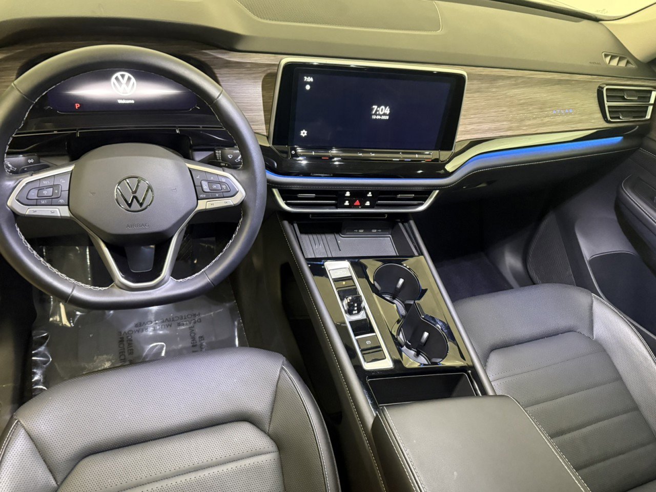 Used 2025 Volkswagen Atlas SEL image 18