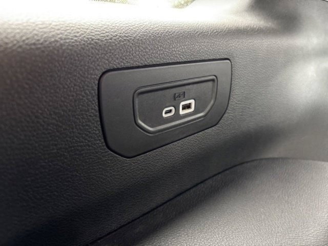 Used 2023 Jeep Grand Cherokee L Limited AWD/4WD image 49