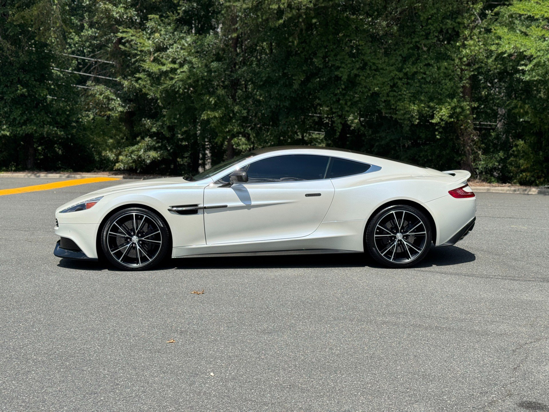 Used 2014 Aston Martin Vanquish Coupe RWD image 6