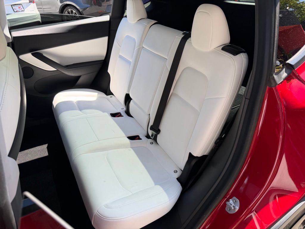 Used 2021 Tesla Model Y Long Range AWD/4WD image 31
