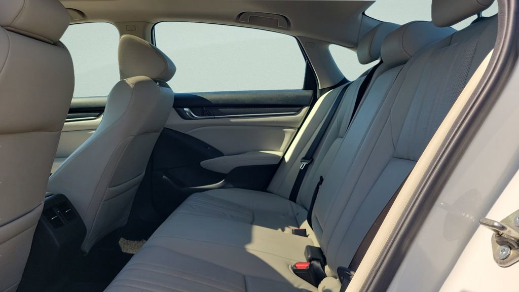 Used 2018 Honda Accord EX-L image 10