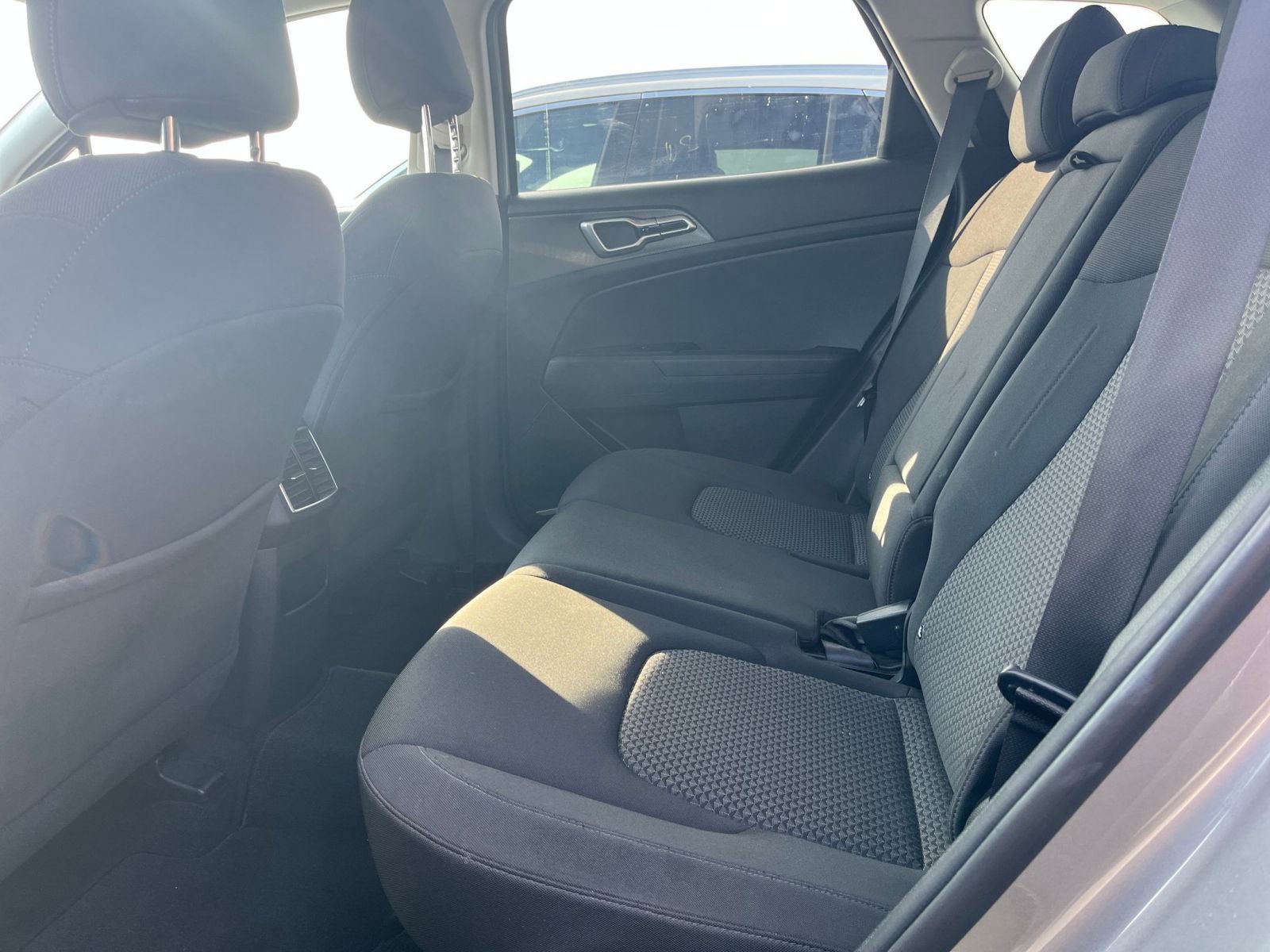 Used 2023 Kia Sportage LX image 27