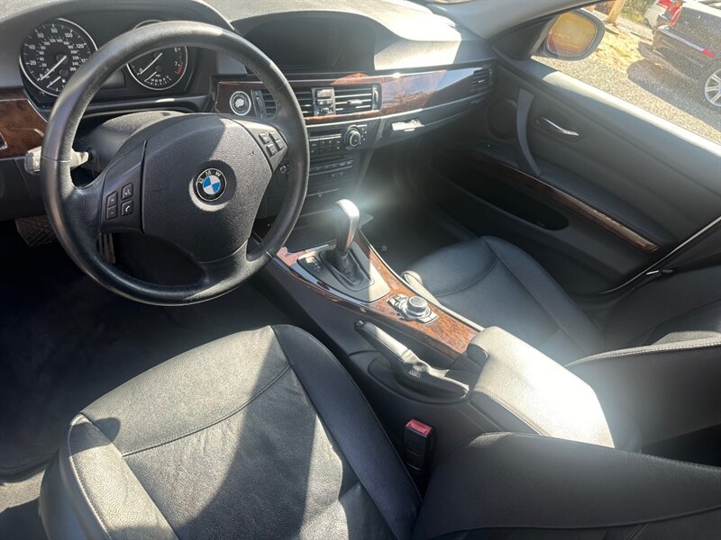 Used 2011 BMW 328i xDrive Sedan w/ Premium Pkg 2 AWD/4WD image 15