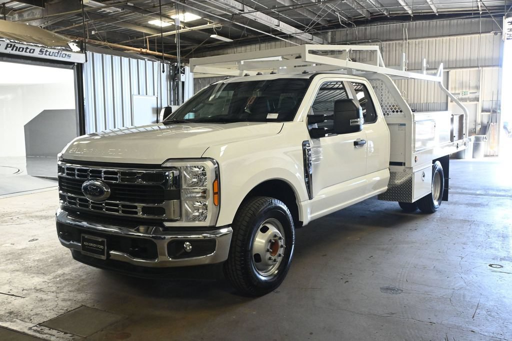 New 2026 Ford F350 XL w/ XL Chrome Package RWD image 5